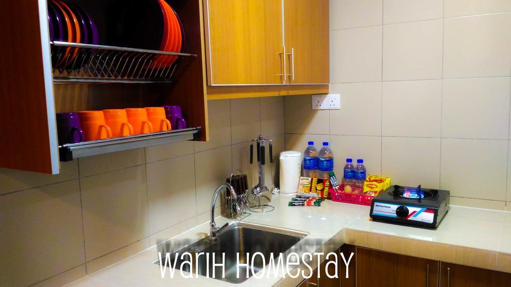 Warih Homestay Seri Kembangan Exterior photo